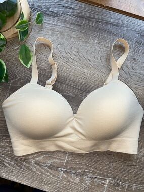 Everyday Smooth Wireless Bra in Beige